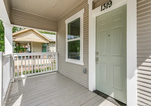 Homes for sale in San Antonio, TX | 1319 Paso Hondo, San Antonio, TX 78202 | MLS# 1958503