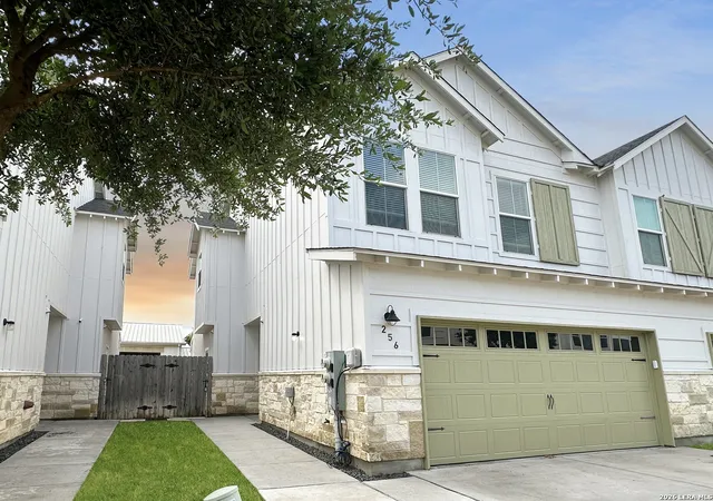 2nd image of 256 Sapphire # 502, New Braunfels, TX 78130 | MLS# 1958510