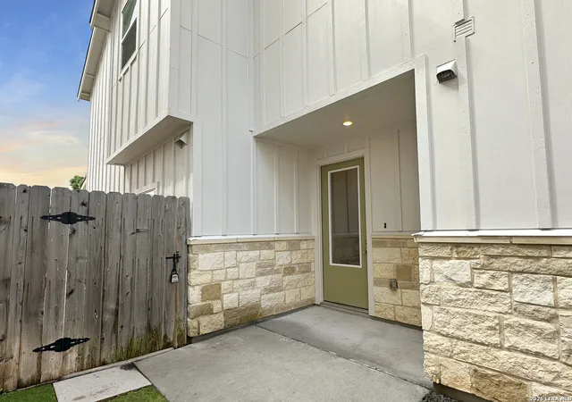 3rd image of 256 Sapphire # 502, New Braunfels, TX 78130 | MLS# 1958510