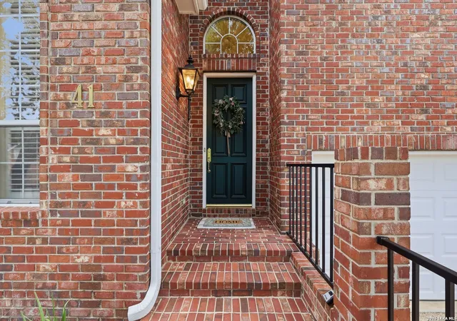 Photo 3 of Sale Pending at 41 Villa Verde, San Antonio, TX 78230 | MLS# 1958551 | Listing updated on 2026-04-22