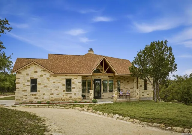 Photo 3 of Sale Pending at 134 Stallion Estates Dr, Spring Branch, TX 78070 | MLS# 1958552 | Listing updated on 2026-09-10