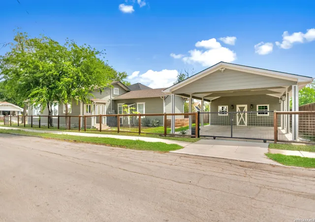 Photo 3 of Sale Pending at 1502 Nolan St, San Antonio, TX 78202 | MLS# 1958556 | Listing updated on 2026-05-05
