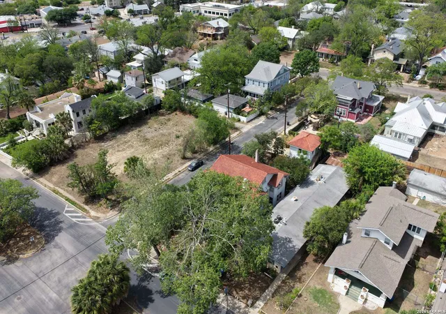 Photo 30 of Sale Pending at 305 Brahan Blvd, San Antonio, TX 78215 | MLS# 1958560 | Listing updated on 2026-05-13