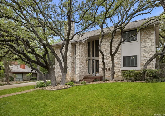 Photo 3 of Sale Pending at 3515 Hunters Cir, San Antonio, TX 78230 | MLS# 1958571 | Listing updated on 2026-04-29