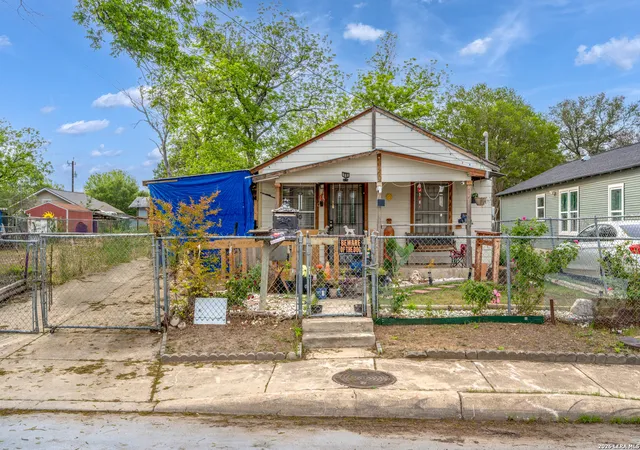 Photo 3 of Single family home for sale at 116 Parkview, San Antonio, TX 78210 | MLS# 1958598 | Listing updated on 2026-06-12