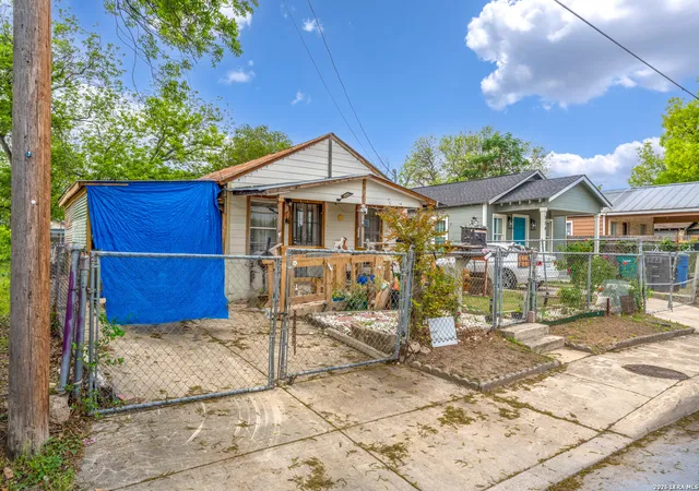 Photo 3 of Single family home for sale at 116 Parkview, San Antonio, TX 78210 | MLS# 1958598 | Listing updated on 2026-06-12