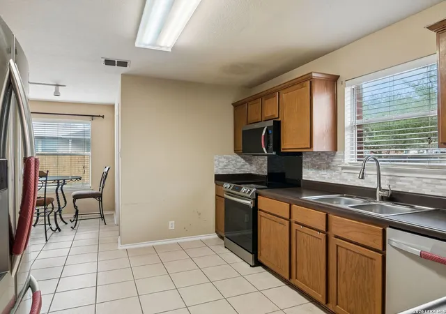 4th image of 235 Roadrunner, New Braunfels, TX 78130 | MLS# 1958737