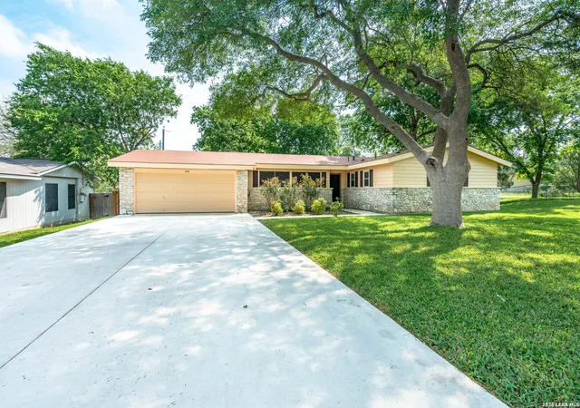 Photo 2 of Single family home for sale at 838 Boulder Dr, Universal City, TX 78148 | MLS# 1958759 | Listing updated on 2026-04-21
