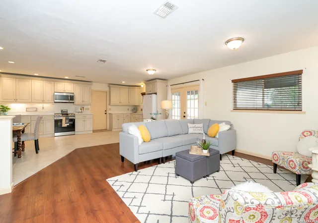 Photo 3 of Single family home for sale at 838 Boulder Dr, Universal City, TX 78148 | MLS# 1958759 | Listing updated on 2026-04-21