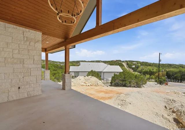 Photo 2 of Single family home for sale at 1361 Primrose Path, Canyon Lake, TX 78133 | MLS# 1958770 | Listing updated on 2026-04-27