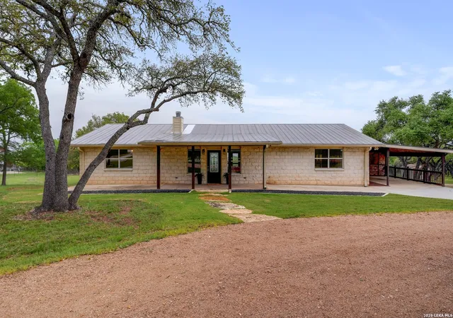 Photo 2 of Single family home for sale at 1267 River Bend Dr, Blanco, TX 78606 | MLS# 1958778 | Listing updated on 2026-09-12