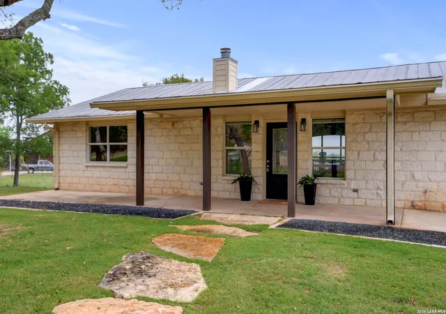 Photo 3 of Single family home for sale at 1267 River Bend Dr, Blanco, TX 78606 | MLS# 1958778 | Listing updated on 2026-09-12
