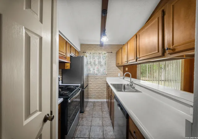 Photo 4 of Sale Pending at 7246 Hickory Grv Dr, San Antonio, TX 78227 | MLS# 1958830 | Listing updated on 2026-04-27