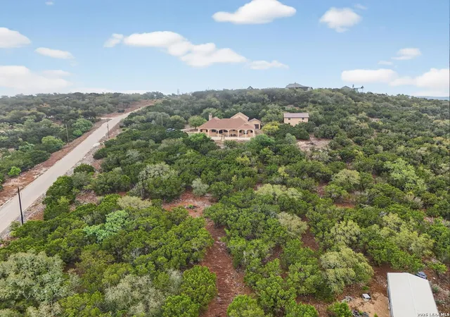 4th image of 1076 Saddleback Ridge Trl, Bandera, TX 78003 | MLS# 1958866