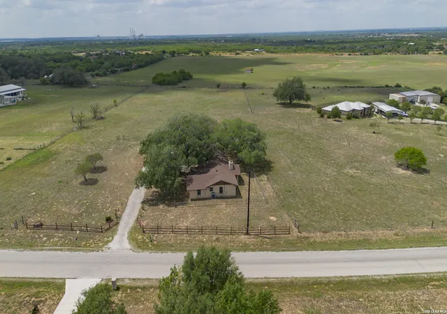 42nd image of 124 Home Pl, Adkins, TX 78101 | MLS# 1958878