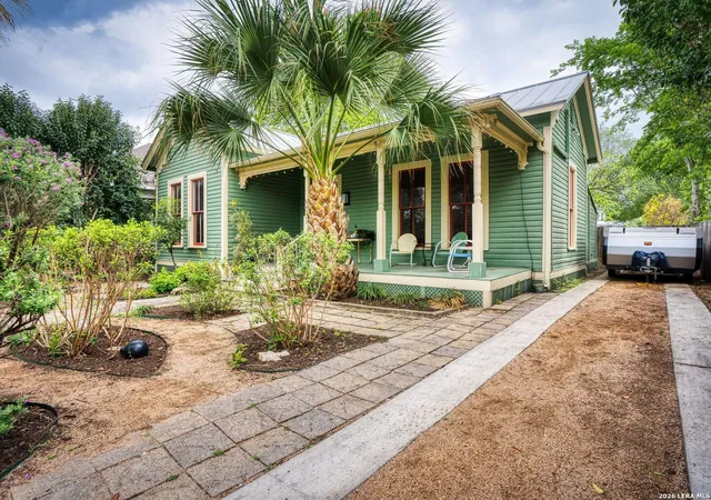 Photo 4 of Single family home for sale at 213 Sadie Street, San Antonio, TX 78210 | MLS# 1958889 | Listing updated on 2026-05-15