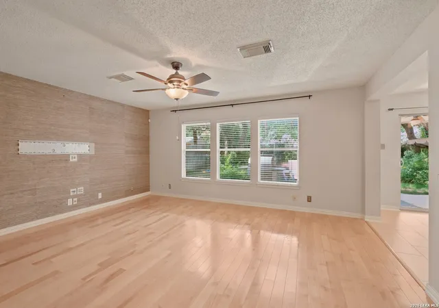 Photo 4 of Sale Pending at 9639 Turquoise Crk, San Antonio, TX 78254 | MLS# 1958895 | Listing updated on 2026-09-08