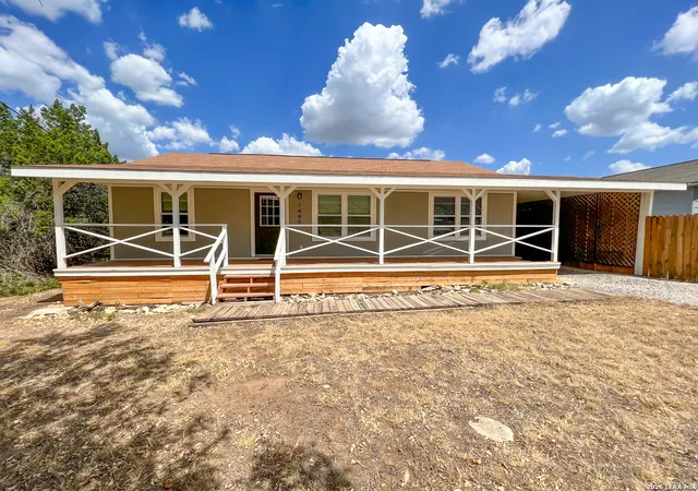 Photo 1 of Single family home for sale at 1440 Laurie Dr, Canyon Lake, TX 78133 | MLS# 1958905 | Listing updated on 2026-09-05