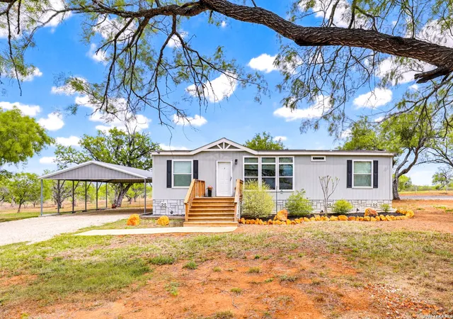 1st image of 126 County Road 157, Floresville, TX 78114 | MLS# 1958913