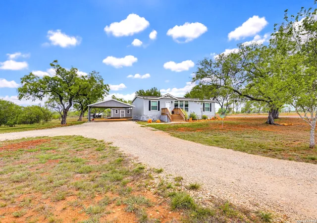2nd image of 126 County Road 157, Floresville, TX 78114 | MLS# 1958913