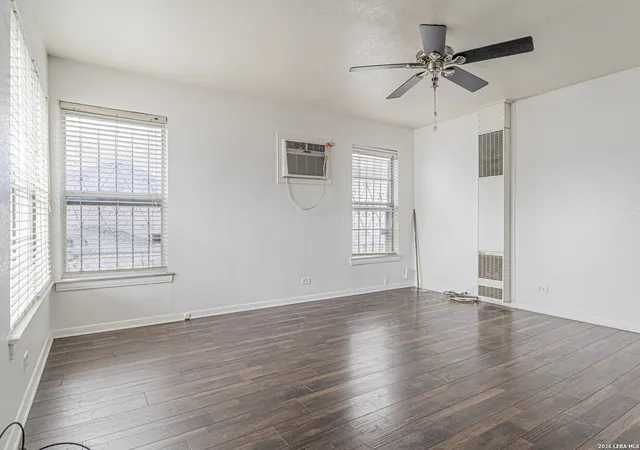 Photo 3 of Single family home for sale at 406 Bradford Ave, San Antonio, TX 78228 | MLS# 1958925 | Listing updated on 2026-04-28