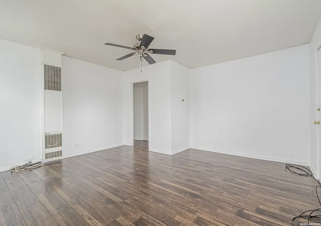 Photo 3 of Single family home for sale at 406 Bradford Ave, San Antonio, TX 78228 | MLS# 1958925 | Listing updated on 2026-04-28