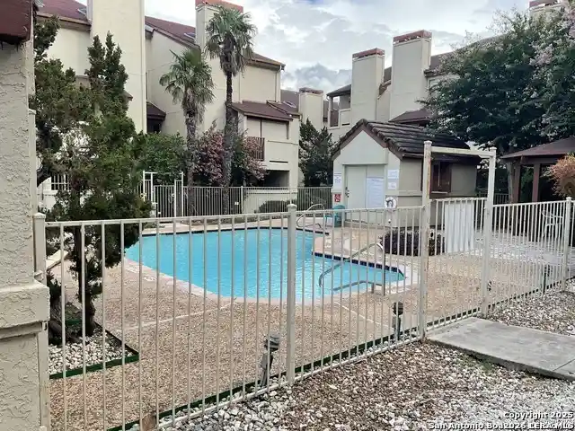 Listing Photo 1 - Condo for sale in 5322 Medical located at 5322 Medical, San Antonio, TX 78240 - Unit #E205