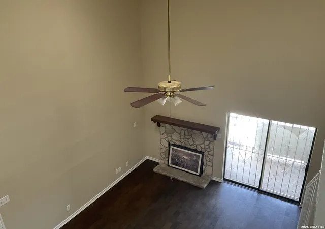 Listing Photo 5 - Condo for sale in building located at 5322 Medical, San Antonio, TX 78240 - Unit #E205