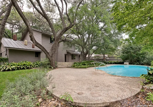 Photo 2 of Single family home for sale at 2518 Old Orchard Ln, San Antonio, TX 78230 | MLS# 1958968 | Listing updated on 2026-05-12