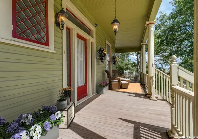 Photo 3 of Single family home for sale at 305 W Ashby Pl, San Antonio, TX 78212 | MLS# 1958972 | Listing updated on 2026-04-28