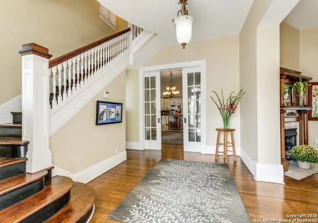 Photo 4 of Single family home for sale at 305 W Ashby Pl, San Antonio, TX 78212 | MLS# 1958972 | Listing updated on 2026-04-28