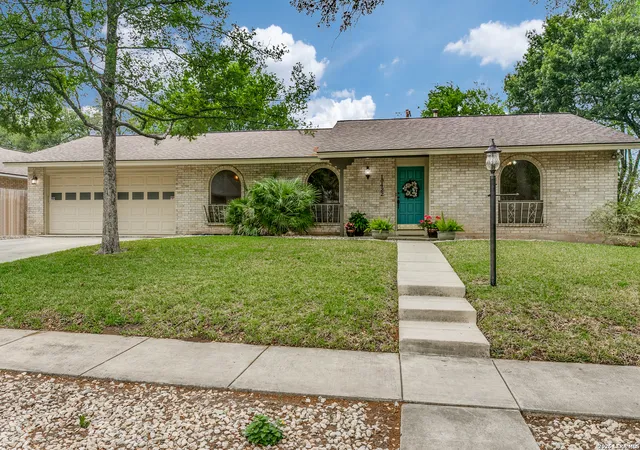 Photo 3 of Sale Pending at 10422 Severn Rd, San Antonio, TX 78217 | MLS# 1958984 | Listing updated on 2026-05-18