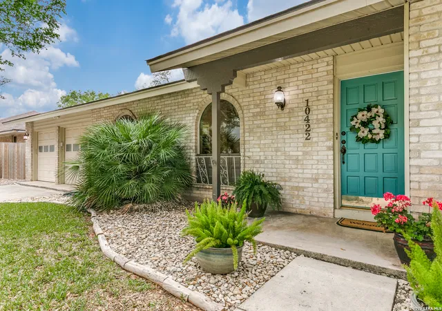 Photo 4 of Sale Pending at 10422 Severn Rd, San Antonio, TX 78217 | MLS# 1958984 | Listing updated on 2026-05-18