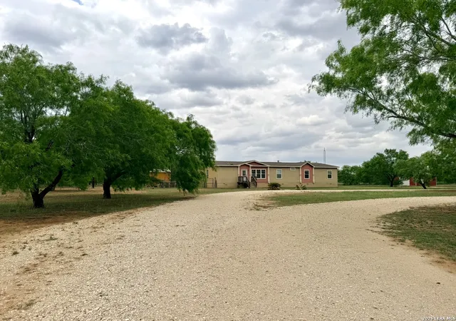 3rd image of 8824 W Fm 140, Charlotte, TX 78011 | MLS# 1959039