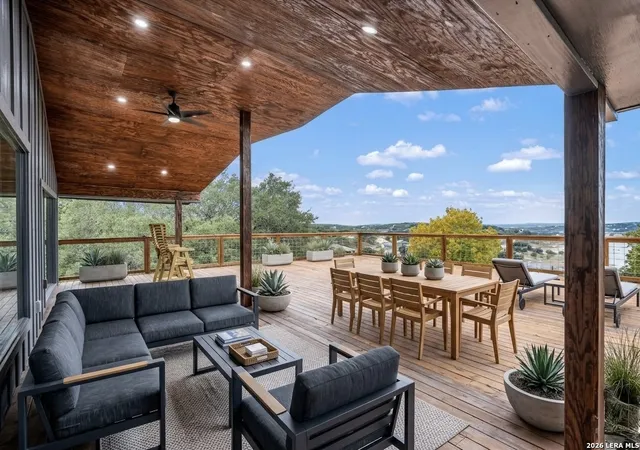 Photo 1 of Single family home for sale at 519 Glenn Dr, Canyon Lake, TX 78133 | MLS# 1959041 | Listing updated on 2026-05-18