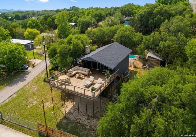 Photo 2 of Single family home for sale at 519 Glenn Dr, Canyon Lake, TX 78133 | MLS# 1959041 | Listing updated on 2026-05-18