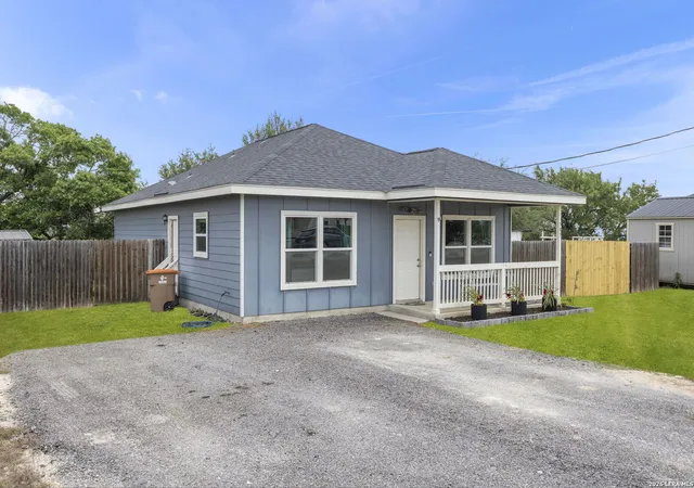 Photo 3 of Single family home for sale at 585 Cimarron, Spring Branch, TX 78070 | MLS# 1959081 | Listing updated on 2026-04-28