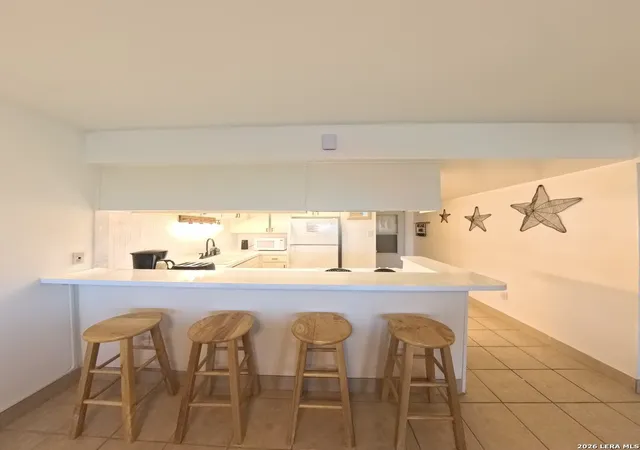 3rd image of 15340 Leeward Dr #203, Corpus Christi, TX 78418 | MLS# 1959082