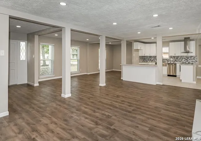 2nd image of 10703 Elmdale Dr, Houston, TX 77070 | MLS# 1959166
