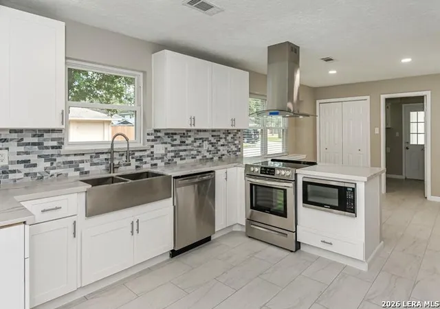 3rd image of 10703 Elmdale Dr, Houston, TX 77070 | MLS# 1959166