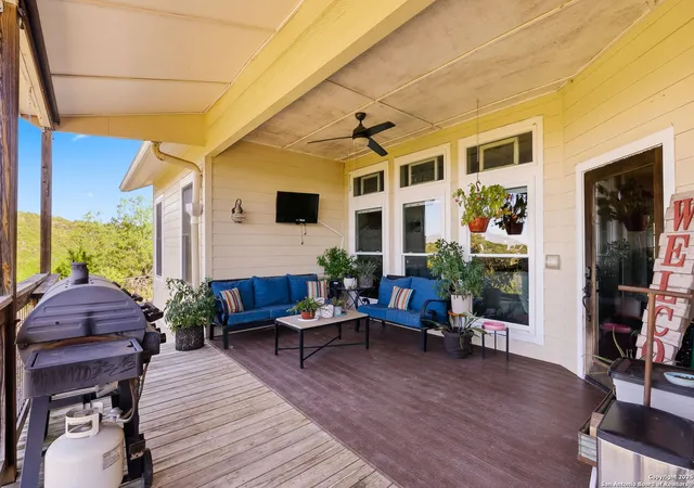 Photo 4 of Sale Pending at 42 Tower Rd, Boerne, TX 78006 | MLS# 1959250 | Listing updated on 2026-05-09