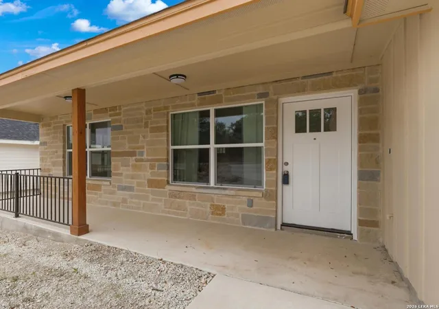 Photo 3 of Single family home for sale at 1544 Rimrock Cove, Spring Branch, TX 78070 | MLS# 1959255 | Listing updated on 2026-09-17