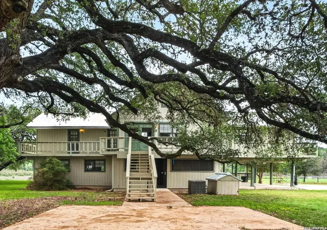 3rd image of 199 Lakeshore Dr S, Bandera, TX 78003 | MLS# 1959337