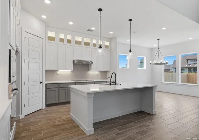 Photo 4 of Single family home for sale at 113 Travis Dr, Castroville, TX 78009 | MLS# 1959346 | Listing updated on 2026-09-29