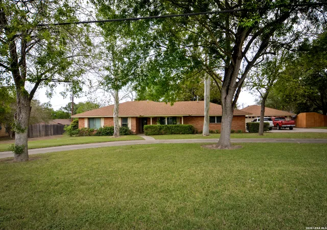 Photo 1 of Single family home for sale at 608 F St, Floresville, TX 78114 | MLS# 1959417 | Listing updated on 2026-08-05