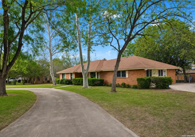 Photo 2 of Single family home for sale at 608 F St, Floresville, TX 78114 | MLS# 1959417 | Listing updated on 2026-08-05