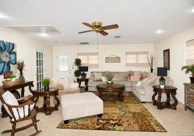 Photo 4 of Single family home for sale at 608 F St, Floresville, TX 78114 | MLS# 1959417 | Listing updated on 2026-08-05
