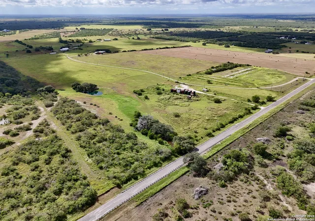 Photo 4 of House for sale at 3389 Fm 888, Beeville, TX 78102 | MLS# 1959486 | Listing updated on 2026-04-30
