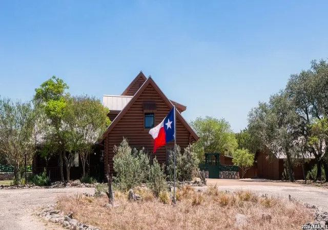 4th image of 513 Riverview Dr, Bandera, TX 78003 | MLS# 1959503