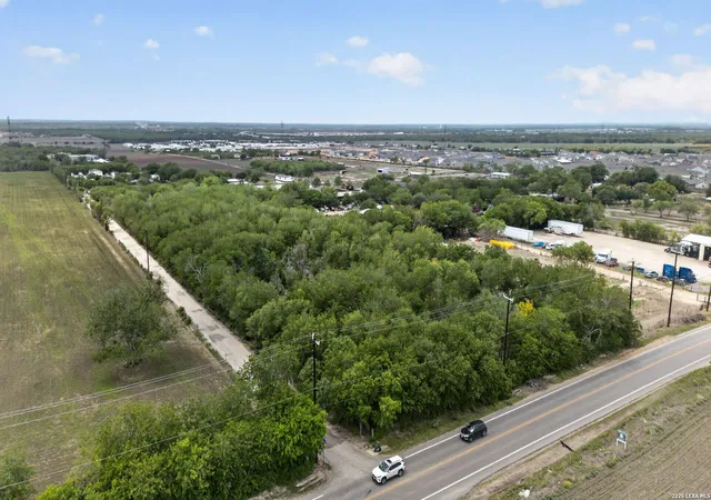 1st image of 12145 Fischer Rd, Von Ormy, TX 78073 | MLS# 1959526